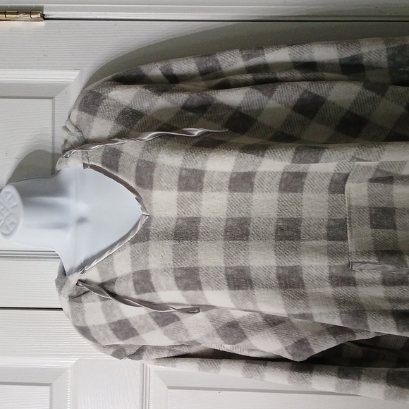 Nautica Gray and White Plaid Hooded Poncho Nightshirt Sz 1X NWOT - Picture 3 of 7